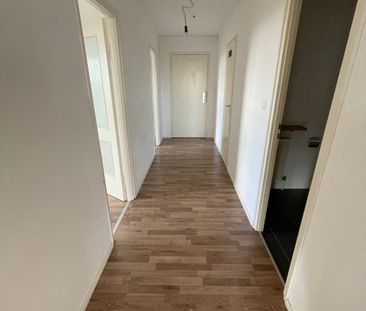 Mietwohnung in Erlangen - Schnell einziehen, sofort loskochen: EBK ... - Foto 1