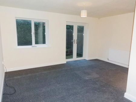3 bedroom semi-detached house to rent - Photo 2
