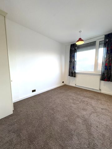 3 Bed Semi-Detached House, Brookhill Drive, LS17 - Photo 3