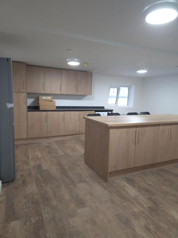 1 bedroom in a house share to rent - Photo 4