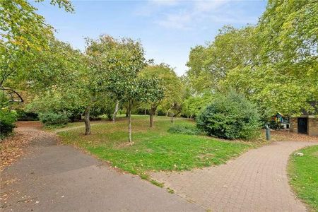 Thornhill Square, London, N1 - Photo 3