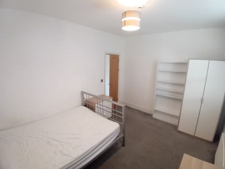 Burchett Grove, Woodhouse, Leeds, LS6 2JA - Photo 4