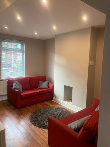 9 Fane Street, Belfast BT97BW - Photo 2