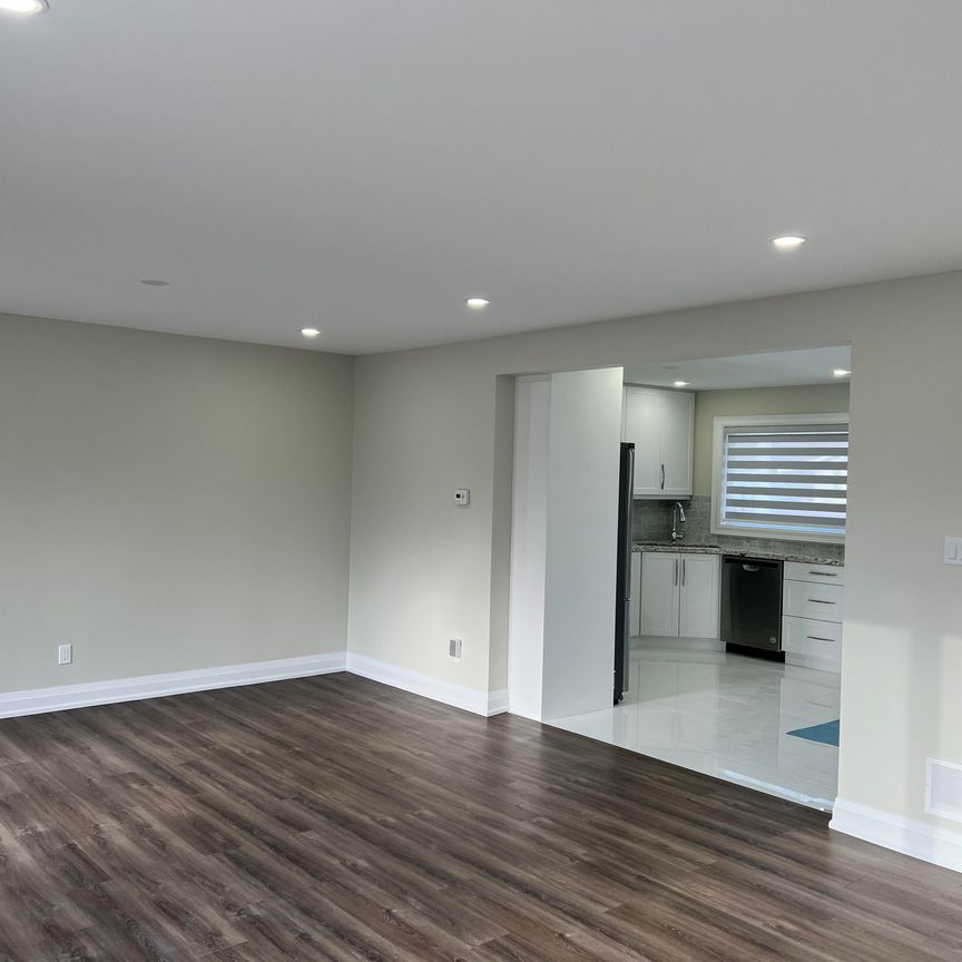 For Lease - 67 Hutcherson Square, Toronto, Ontario - Photo 1