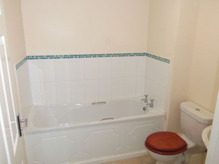 7 Maximus Road, North Hykeham - Photo 4