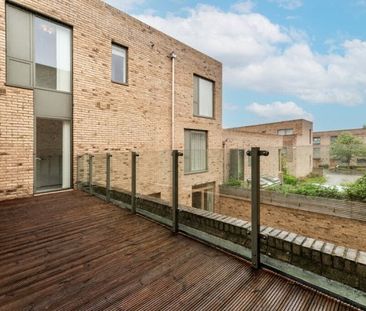 Hobson Road, Trumpington, Cambridge £5,000 pcm ⓘ The monthly or wee... - Photo 2