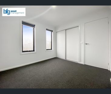 22 Lady Circuit, Thornhill Park, Vic 3335 - Photo 1