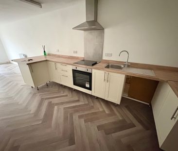 HineHall, Mapperley, NOTTINGHAM - Photo 3