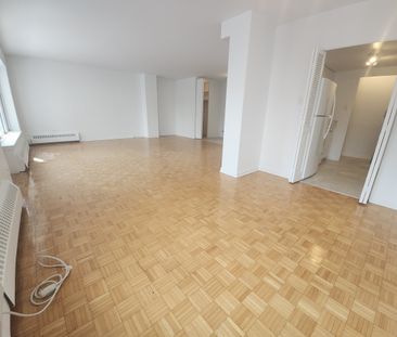 2300 Rue Saint Mathieu, #1801 - Photo 1