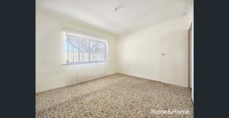 Spacious Family Home in Murray Bridge - Photo 3