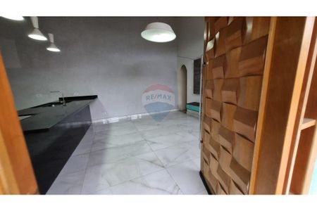 Casa com dois quartos, uma suite, cozinha amaricana, uma vaga em região nobre de Interlagos - Foto 4