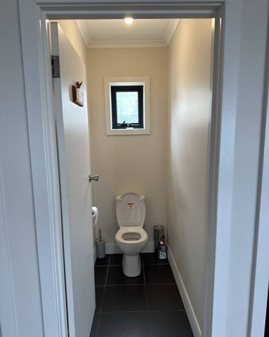 Apartment living without the city hustle and bustle - Photo 4