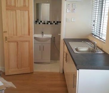 Studio to rent - Photo 6