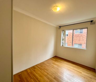 Stylish 2-Bedroom Apartment with Secure Lock-Up Garage! AVAILABLE NOW! - Photo 3