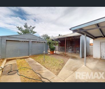 Tidy Central Home - Photo 5