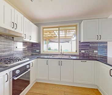 Family home in quiet central location - Photo 6