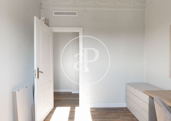 Penthouse for rent with Terrace in San Francesc (Valencia)