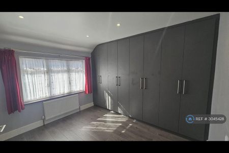 3 bedroom terraced house to rent - Photo 5