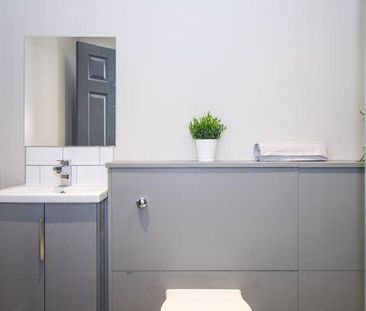 1 bedroom in a house share to rent - Photo 3