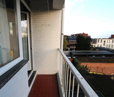 RUIM APPARTEMENT MET AUTOSTAANPLAATS - Photo 6