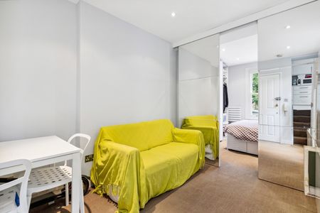 1 Bed Flat, Chesilton Road, SW6 - Photo 2