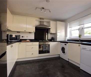 3 bedroom semi-detached house to rent - Photo 5