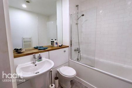 2 bedroom apartment to rent - Photo 3