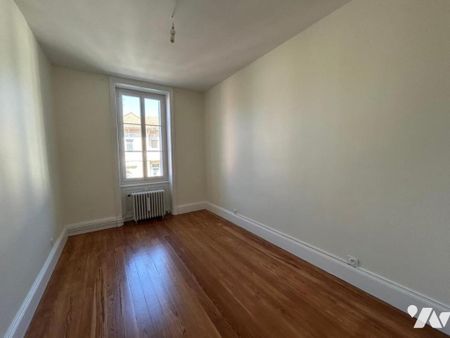 T4 VOLTAIRE - Photo 2