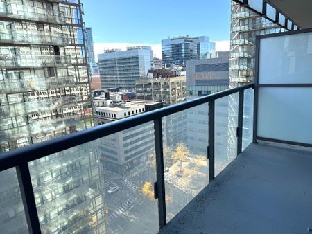 For Lease - 37 Grosvenor Street Unit# 1609, Toronto, Ontario - Photo 3