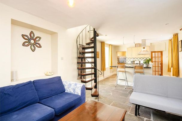 2 bedroom cottage to rent - Photo 1