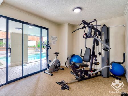 LOCATION ! LOCATION ! - Photo 3