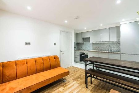 Torriano Avenue, London, NW5 - Photo 2