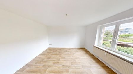 Ruhig gelegene 2-Raum-Altbauwohnung mit Tageslichtbad - Foto 4