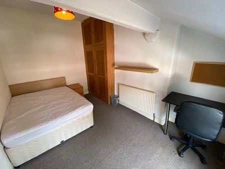 5 bedroom private hall to rent - Photo 4