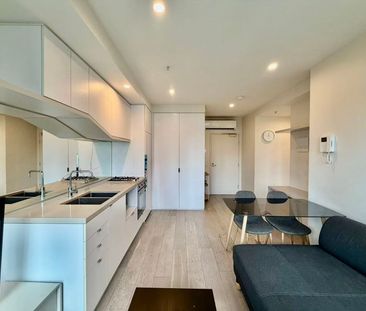 1Bed 1Bath Furnished Apartment in the Heart of the City - Photo 1
