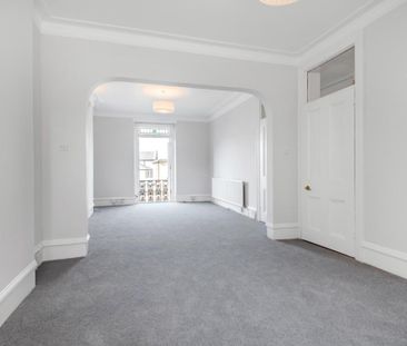 Kelvedon Road, London SW6 - Photo 2