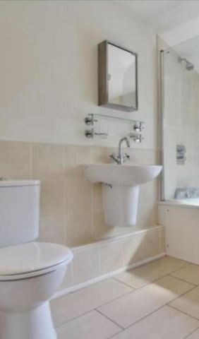 4 bedroom terraced house to rent - Photo 3