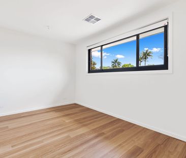 Brand New Luxury Home - Photo 5