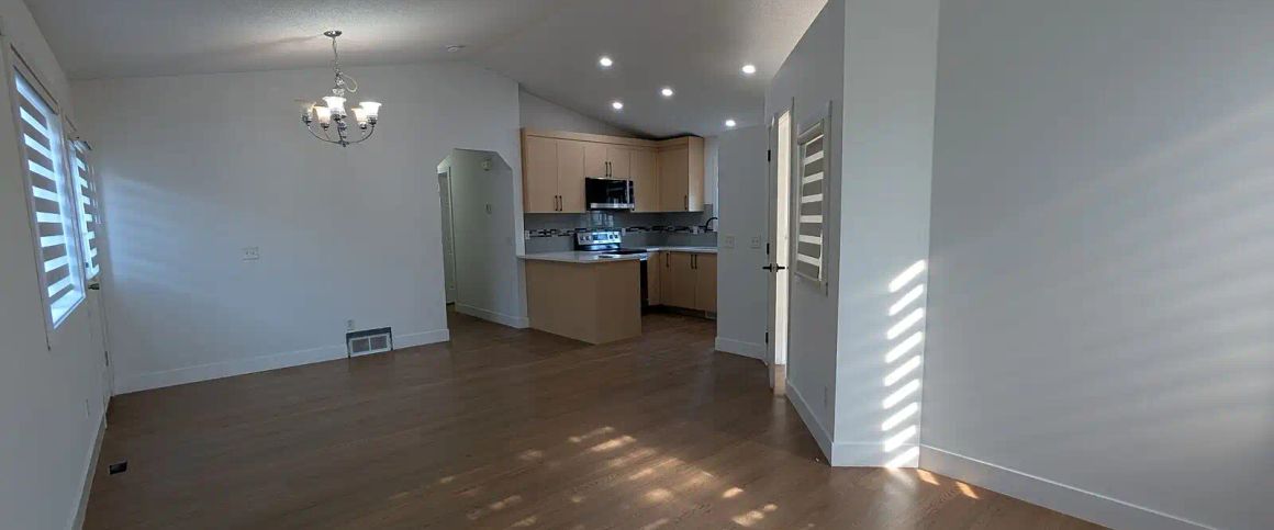 RENOVATED 3 BED / 2 BATH MAIN FLOOR – 5 MIN WALK TO C-TRAIN — 3 Bedrooms Main Floor - Photo 1