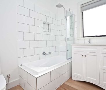 Fully renovated - Photo 4