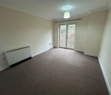 Edith Mills Close, NEATH - Photo 5