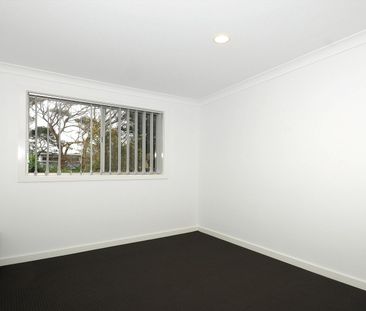FAMILY HOME WITH DOUBLE GARAGE - Photo 5