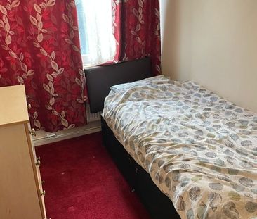 3 Bed Maisonette, Dunsterville Way, SE1 - Photo 6