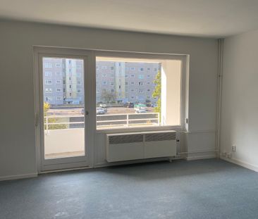 Großes Zimmer mit Balkon innerhalb einer 3er-WG // 2.OG links - Photo 6