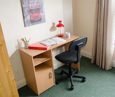 3 bedroom private hall to rent - Photo 3