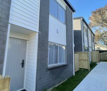 Last of 4 - Brand new! 4 bedroom 2 Bathroom - Photo 5