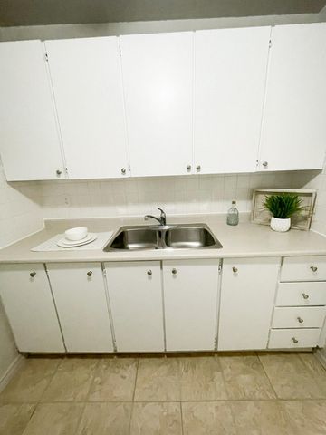 Noble Towers Apartments - ALL INCLUSIVE - Photo 5