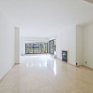 Appartement te huur in Ukkel voor € 2.500 met 4 slaapkamers - Photo 2