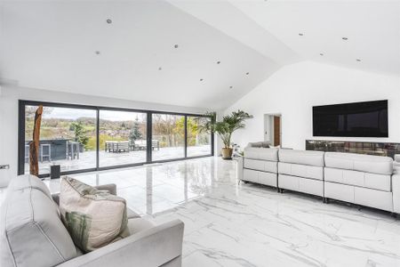 4 bedroom detached bungalow to rent - Photo 3