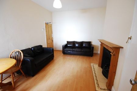 2 Bed - Bayswater Road, Jesmond - Photo 2